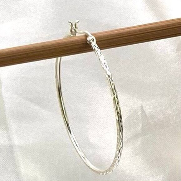 #AAY Sterling 925 Hammered Hoop Earrings - Picture 8 of 9